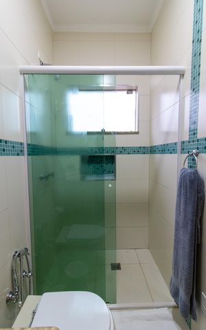 Casa à venda com 256m², 3 quartos e 4 vagasBanheiro da Suíte 1
