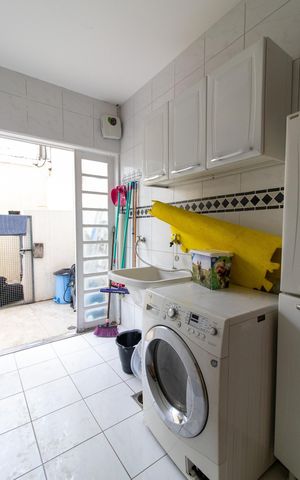 Casa à venda com 256m², 3 quartos e 4 vagasÁrea de Serviço