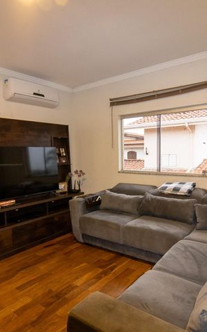 Casa à venda com 256m², 3 quartos e 4 vagasSala