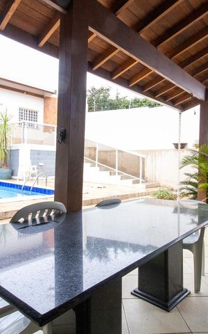 Casa à venda com 256m², 3 quartos e 4 vagasÁrea comum