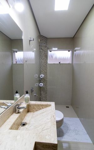 Casa à venda com 256m², 3 quartos e 4 vagasBanheiro Social