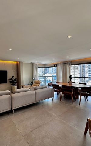Apartamento à venda com 141m², 3 quartos e 2 vagas Apartamento à venda com 141m², 3 quartos e 2 vagasSala