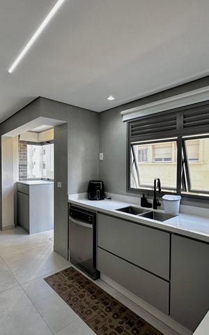 Apartamento à venda com 141m², 3 quartos e 2 vagas Apartamento à venda com 141m², 3 quartos e 2 vagasCozinha