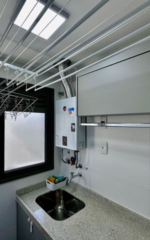 Apartamento à venda com 141m², 3 quartos e 2 vagas Apartamento à venda com 141m², 3 quartos e 2 vagasÁrea de Serviço