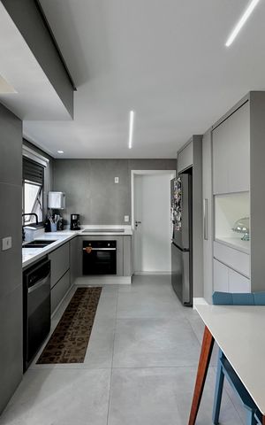 Apartamento à venda com 141m², 3 quartos e 2 vagas Apartamento à venda com 141m², 3 quartos e 2 vagasCozinha