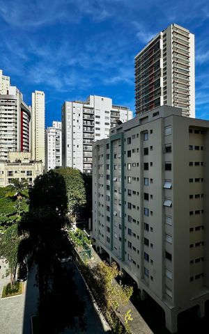 Apartamento à venda com 141m², 3 quartos e 2 vagas Apartamento à venda com 141m², 3 quartos e 2 vagasVista