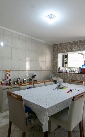 Casa à venda com 450m², 3 quartos e 3 vagas Casa à venda com 450m², 3 quartos e 3 vagasSala de Jantar
