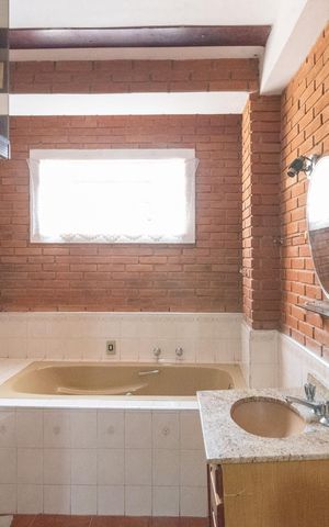 Casa à venda com 142m², 3 quartos e 5 vagas Casa à venda com 142m², 3 quartos e 5 vagasBanheiro da Suíte