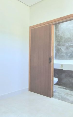 Casa de condomínio à venda com 280m², 4 quartos e 4 vagas Casa de condomínio à venda com 280m², 4 quartos e 4 vagasCloset