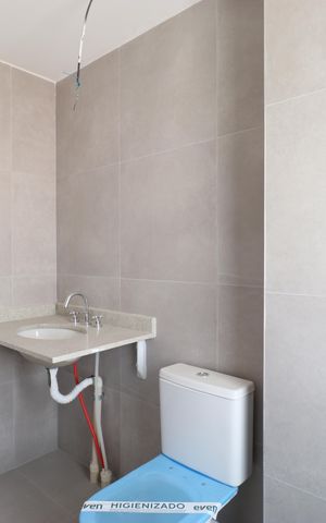 Apartamento à venda com 396m², 4 quartos e 4 vagasBanheiro da Suíte 2