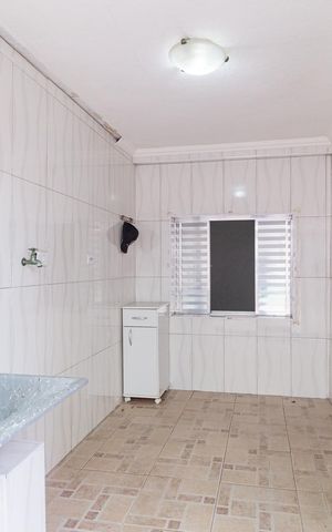 Casa à venda com 130m², 3 quartos e 2 vagas Casa à venda com 130m², 3 quartos e 2 vagasÁrea de serviço