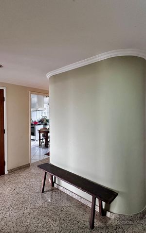 Apartamento à venda com 170m², 4 quartos e 2 vagasCorredor Quartos