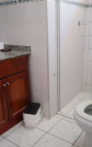 Casa para alugar com 250m², 3 quartos e 2 vagasBanheiro 2