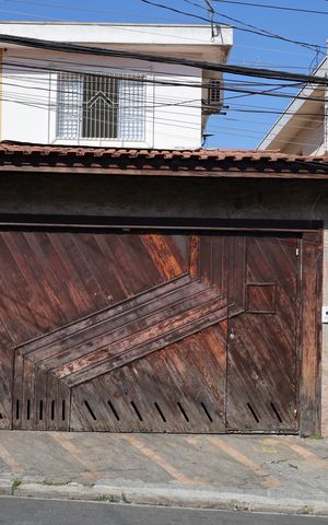 Casa para alugar com 250m², 3 quartos e 2 vagasFachada