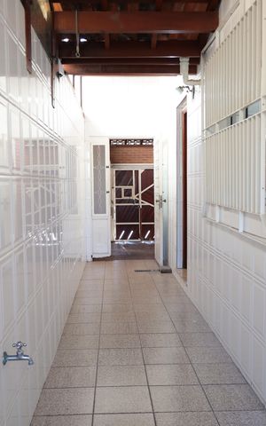 Casa para alugar com 250m², 3 quartos e 2 vagasCorredor
