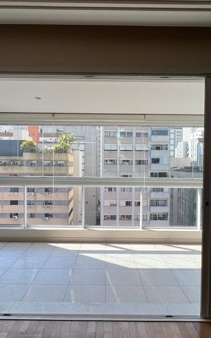 Apartamento para alugar com 162m², 3 quartos e 4 vagas Apartamento para alugar com 162m², 3 quartos e 4 vagasVaranda