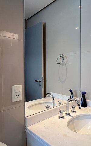 Apartamento para alugar com 162m², 3 quartos e 4 vagas Apartamento para alugar com 162m², 3 quartos e 4 vagasBanheiro da Suíte 1