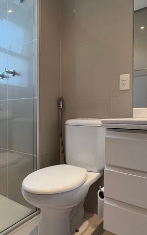 Apartamento para alugar com 162m², 3 quartos e 4 vagas Apartamento para alugar com 162m², 3 quartos e 4 vagasBanheiro da Suíte 1