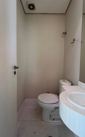 Apartamento para alugar com 162m², 3 quartos e 4 vagas Apartamento para alugar com 162m², 3 quartos e 4 vagasLavabo