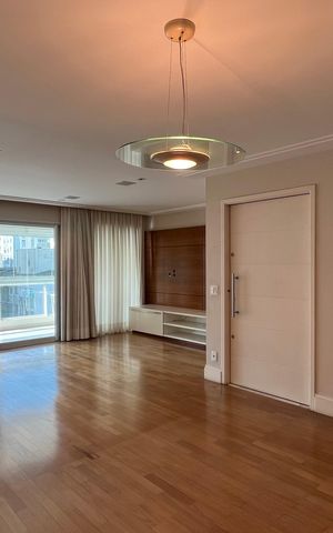 Apartamento para alugar com 162m², 3 quartos e 4 vagas Apartamento para alugar com 162m², 3 quartos e 4 vagasSala de Jantar
