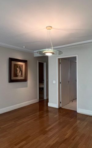 Apartamento para alugar com 162m², 3 quartos e 4 vagas Apartamento para alugar com 162m², 3 quartos e 4 vagasSala de Jantar