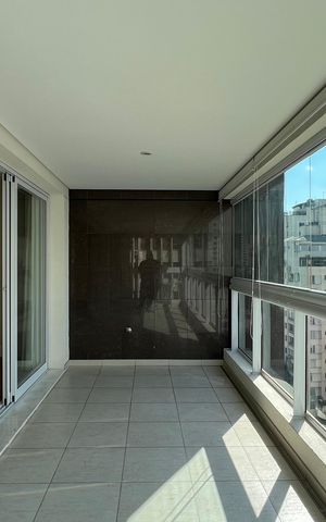 Apartamento para alugar com 162m², 3 quartos e 4 vagas Apartamento para alugar com 162m², 3 quartos e 4 vagasVaranda