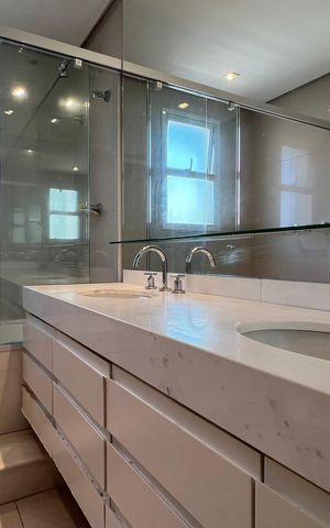 Apartamento para alugar com 162m², 3 quartos e 4 vagas Apartamento para alugar com 162m², 3 quartos e 4 vagasBanheiro da Suíte 3