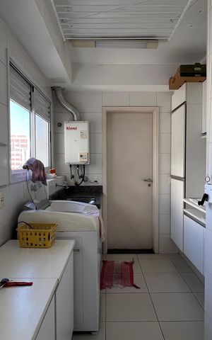 Apartamento para alugar com 162m², 3 quartos e 4 vagas Apartamento para alugar com 162m², 3 quartos e 4 vagasÁrea de Serviço