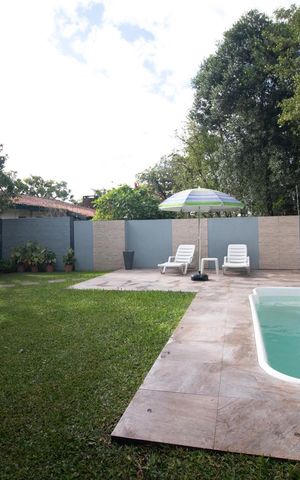Casa à venda com 250m², 3 quartos e 2 vagas Casa à venda com 250m², 3 quartos e 2 vagasQuintal