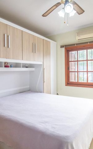 Casa à venda com 250m², 3 quartos e 2 vagas Casa à venda com 250m², 3 quartos e 2 vagasQuarto 2