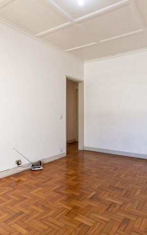 Casa à venda com 197m², 2 quartos e 2 vagas Casa à venda com 197m², 2 quartos e 2 vagasSala