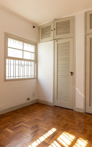 Casa à venda com 197m², 2 quartos e 2 vagas Casa à venda com 197m², 2 quartos e 2 vagasSuíte