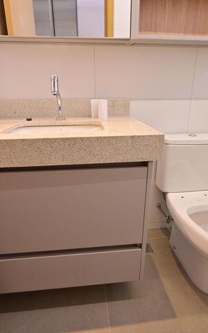 Apartamento para alugar com 80m², 2 quartos e 1 vaga Apartamento para alugar com 80m², 2 quartos e 1 vagaBanheiro da Suíte 1