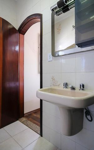 Casa à venda com 189m², 4 quartos e 2 vagasBanheiro da suíte