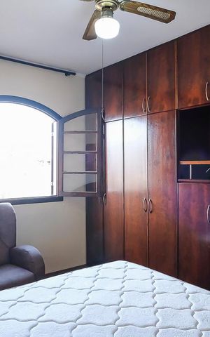 Casa à venda com 189m², 4 quartos e 2 vagasSuíte