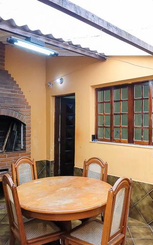 Casa à venda com 189m², 4 quartos e 2 vagasQuintal