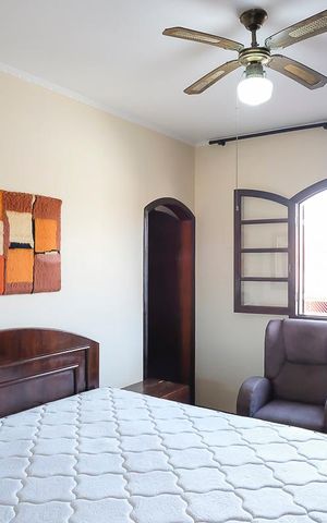 Casa à venda com 189m², 4 quartos e 2 vagasSuíte
