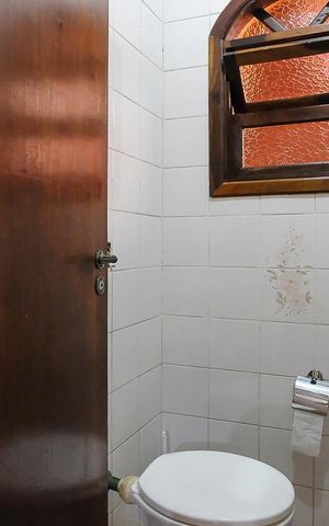 Casa à venda com 189m², 4 quartos e 2 vagasBanheiro de Serviço