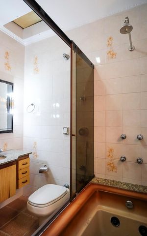 Casa à venda com 189m², 4 quartos e 2 vagasBanheiro Social