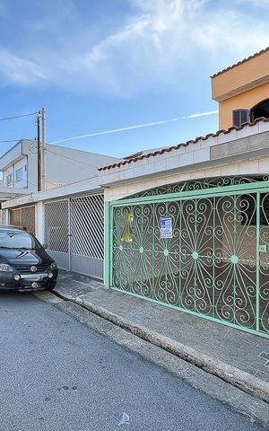 Casa à venda com 189m², 4 quartos e 2 vagasFachada + Plaquinha