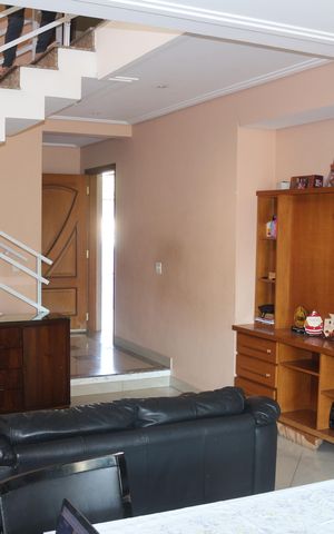 Casa à venda com 300m², 4 quartos e 4 vagasSala