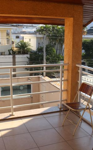 Casa à venda com 300m², 4 quartos e 4 vagasVaranda