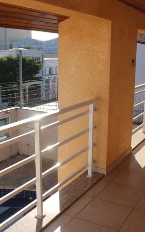 Casa à venda com 300m², 4 quartos e 4 vagasVaranda
