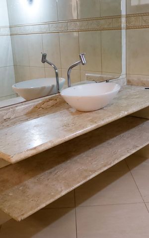 Casa à venda com 180m², 3 quartos e 1 vaga Casa à venda com 180m², 3 quartos e 1 vagaBanheiro da Suíte 2