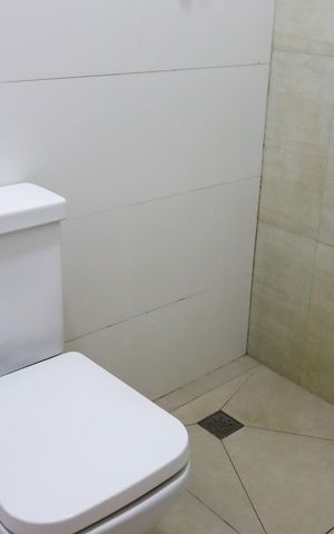 Casa à venda com 180m², 3 quartos e 1 vaga Casa à venda com 180m², 3 quartos e 1 vagaBanheiro da Suíte 1