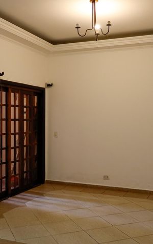 Casa à venda com 180m², 3 quartos e 1 vaga Casa à venda com 180m², 3 quartos e 1 vagaSala 2
