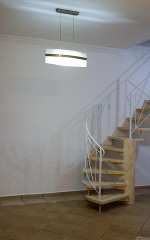 Casa à venda com 180m², 3 quartos e 1 vaga Casa à venda com 180m², 3 quartos e 1 vagaSala 2