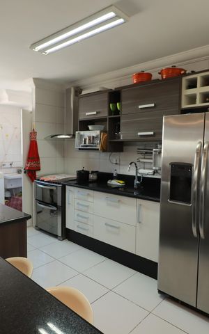 Apartamento à venda com 98m², 4 quartos e 2 vagasCozinha