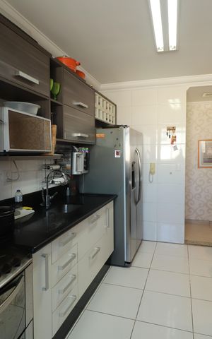 Apartamento à venda com 98m², 4 quartos e 2 vagasCozinha