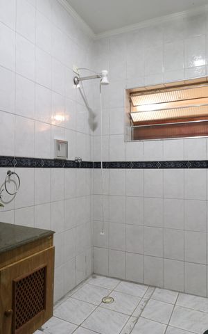 Casa para alugar com 250m², 3 quartos e 3 vagasBanheiro Social